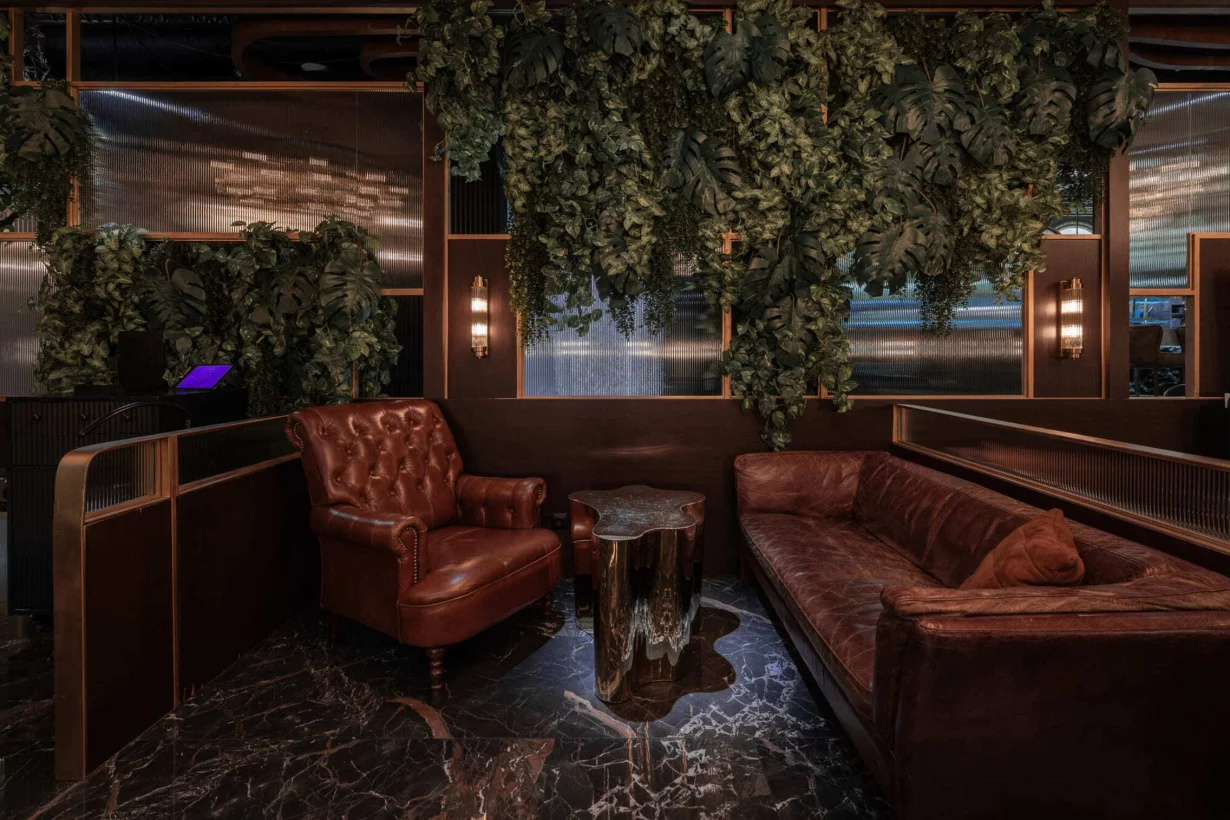 Интерьер/Экстерьер/Банкетная зона/Бар/Стол для двоих/Вход/Главный зал/Lounge зона кальянная Timeless Новый Арбат фото