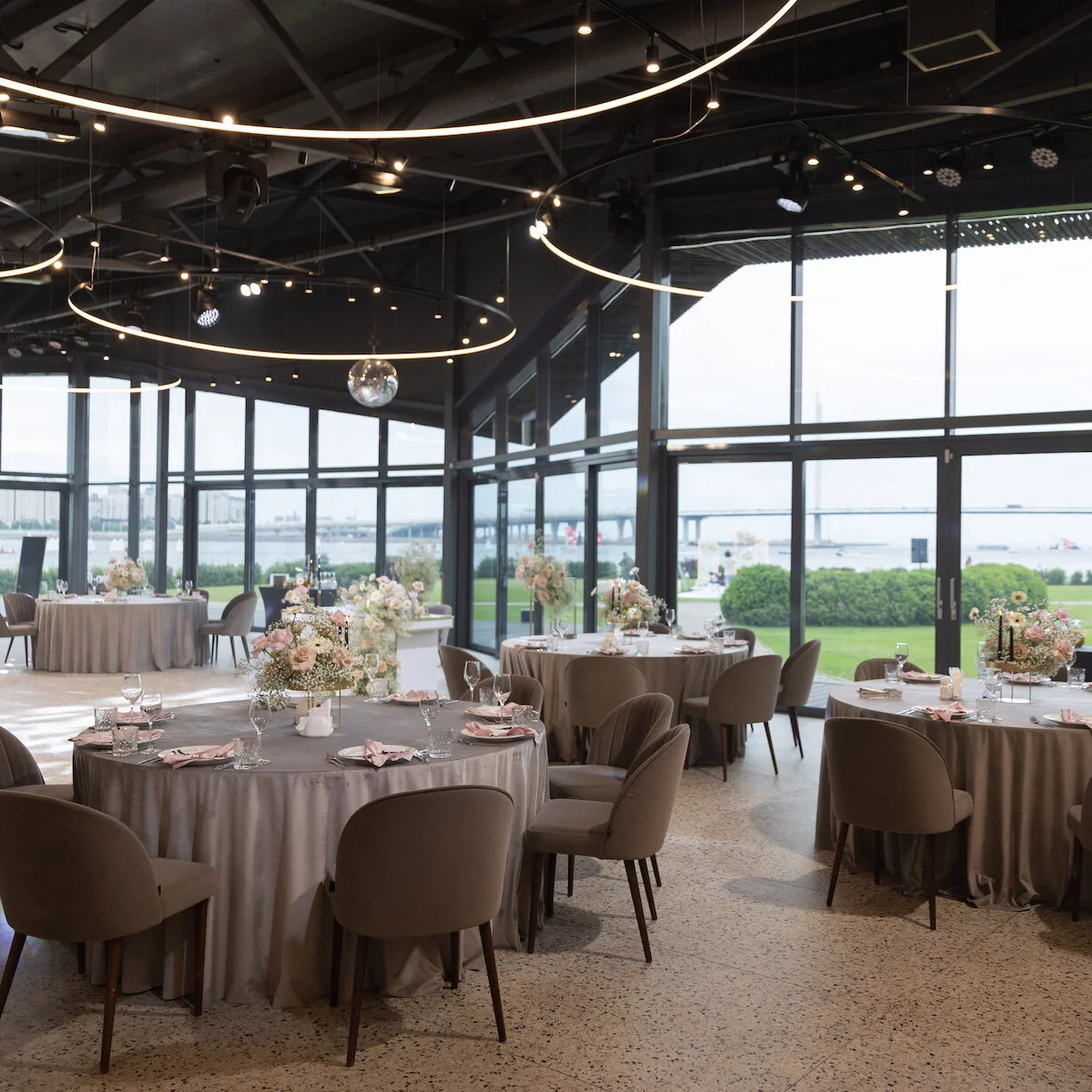 Павильон Royal Beach