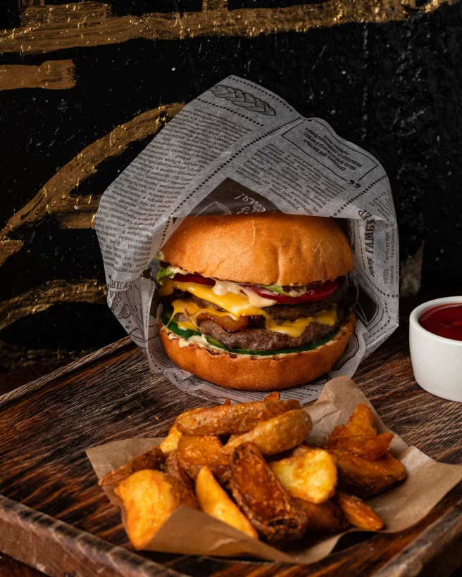 Интерьер/Экстерьер/Банкетная зона/Бар/Стол для двоих/Вход/Главный зал/Lounge зона бар Друзья фото