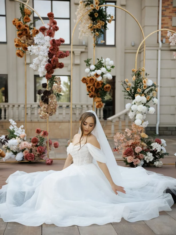 Интерьер/Экстерьер/Банкетная зона/Бар/Стол для двоих/Вход/Главный зал/Lounge зона ресторан Графский парк фото