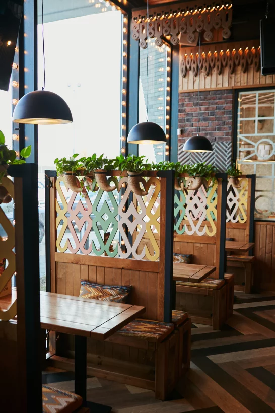 Интерьер/Экстерьер/Банкетная зона/Бар/Стол для двоих/Вход/Главный зал/Lounge зона ресторан ПхалиХинкали фото