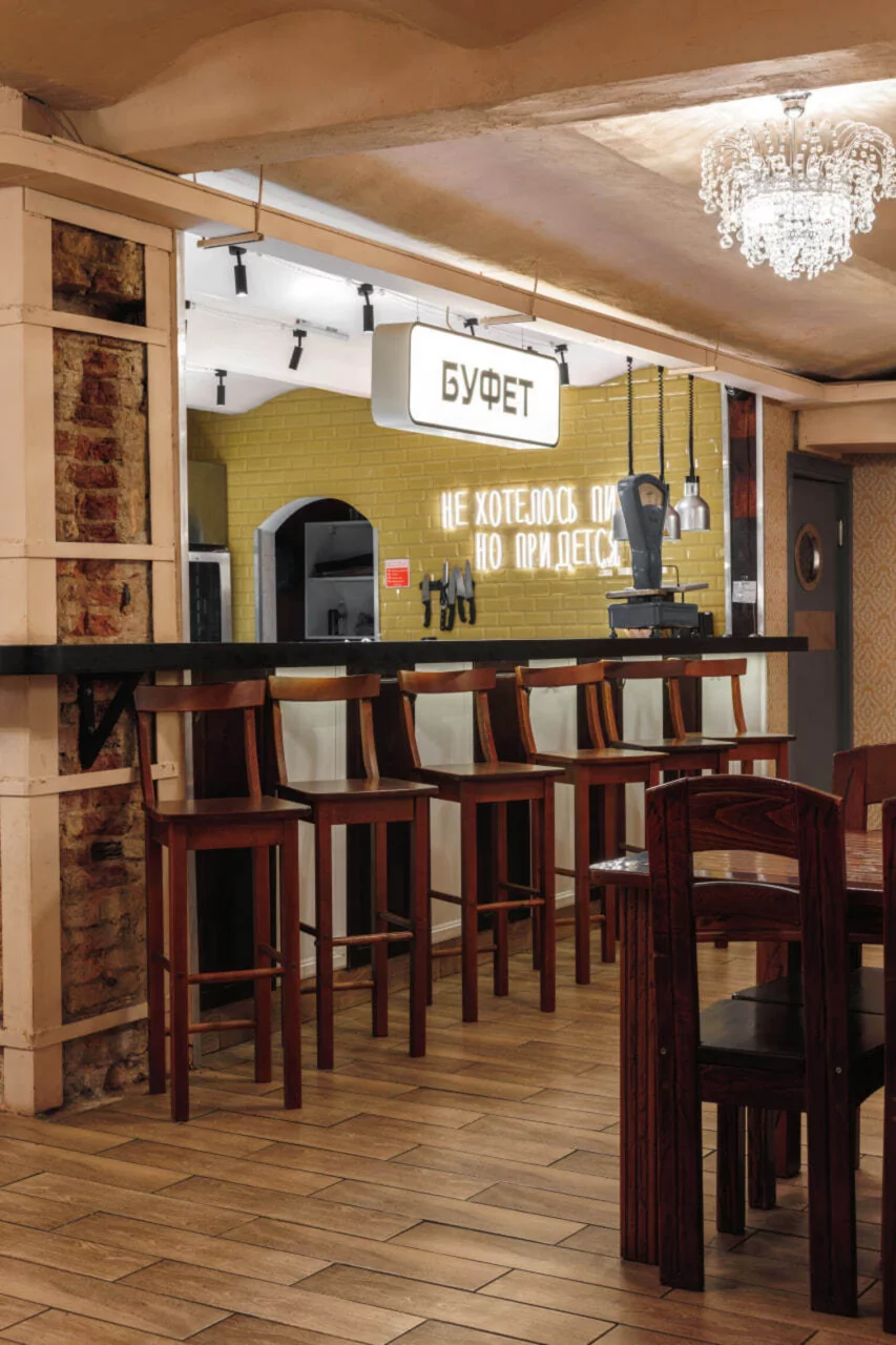 Интерьер/Экстерьер/Банкетная зона/Бар/Стол для двоих/Вход/Главный зал/Lounge зона рюмочная Евгенич фото