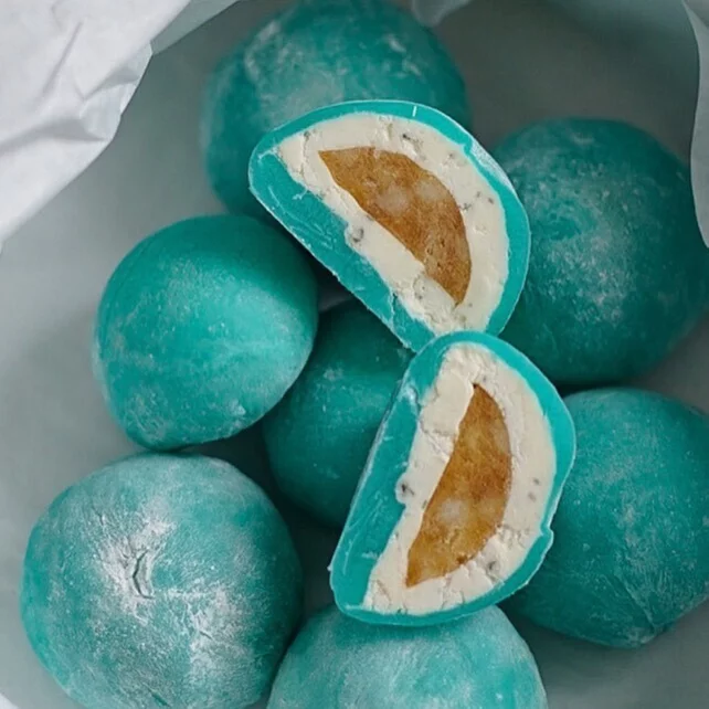 Москва. В особняке "Едва Знакомы" в Старомонетном переулке появилась "Мотишная".