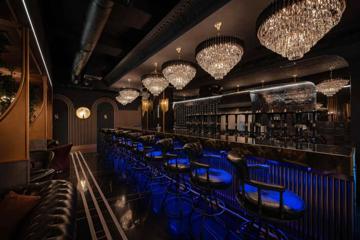 Интерьер/Экстерьер/Банкетная зона/Бар/Стол для двоих/Вход/Главный зал/Lounge зона кальянная Timeless Охотный Ряд фото