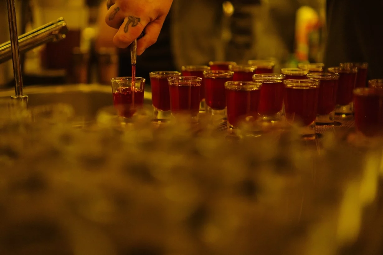 Интерьер/Экстерьер/Банкетная зона/Бар/Стол для двоих/Вход/Главный зал/Lounge зона ресторан Горячий Цех фото