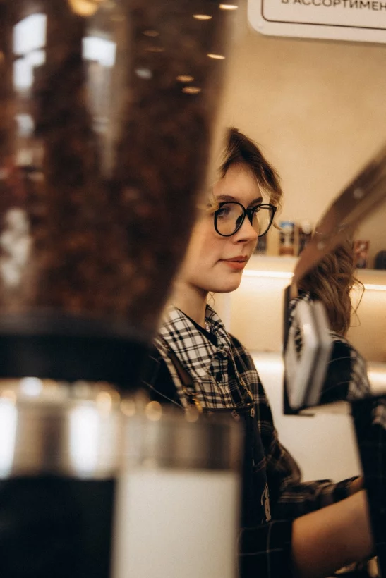 Интерьер/Экстерьер/Банкетная зона/Бар/Стол для двоих/Вход/Главный зал/Lounge зона кофейня Академия кофе фото