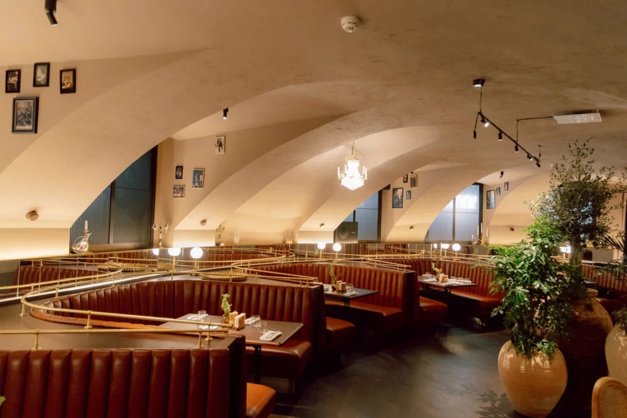 Интерьер/Экстерьер/Банкетная зона/Бар/Стол для двоих/Вход/Главный зал/Lounge зона ресторан Pádre Khinkali фото