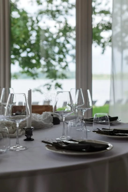 Интерьер/Экстерьер/Банкетная зона/Бар/Стол для двоих/Вход/Главный зал/Lounge зона ресторан Берег желаний фото