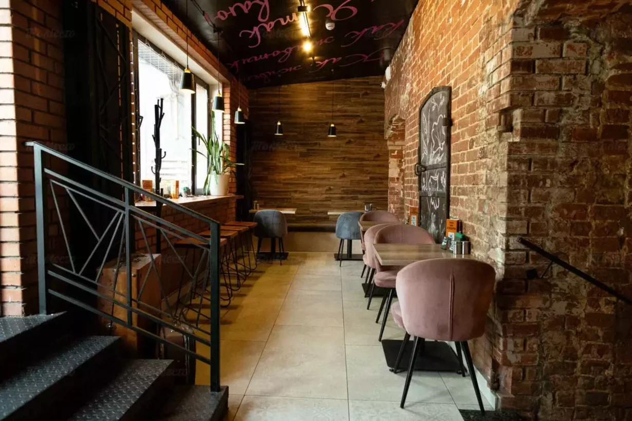 Интерьер/Экстерьер/Банкетная зона/Бар/Стол для двоих/Вход/Главный зал/Lounge зона кафе Кир&Пич фото