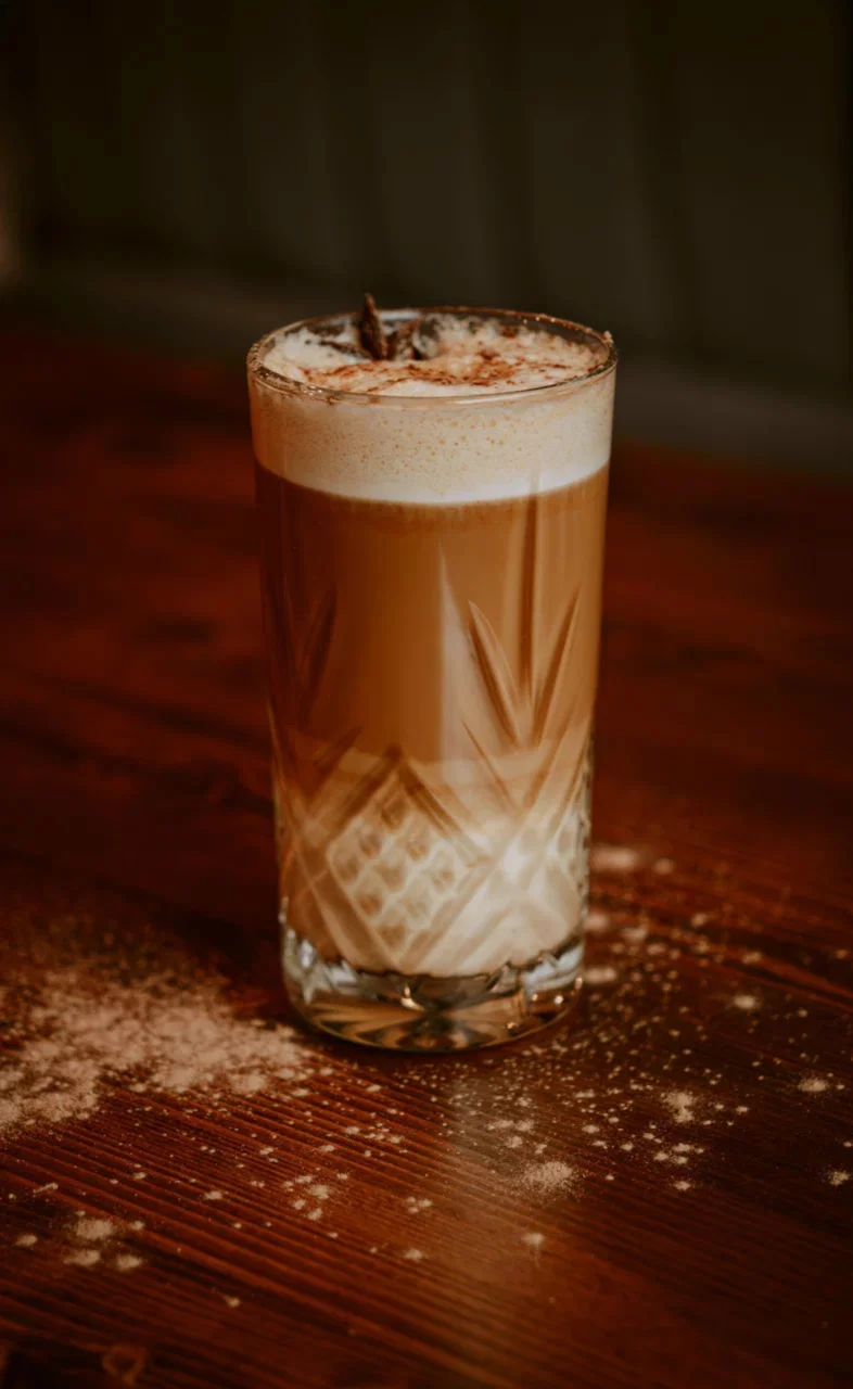 Интерьер/Экстерьер/Банкетная зона/Бар/Стол для двоих/Вход/Главный зал/Lounge зона бар For by Friends фото