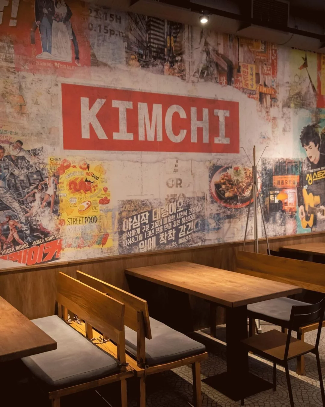 Интерьер/Экстерьер/Банкетная зона/Бар/Стол для двоих/Вход/Главный зал/Lounge зона кафе Kimchi To Go фото