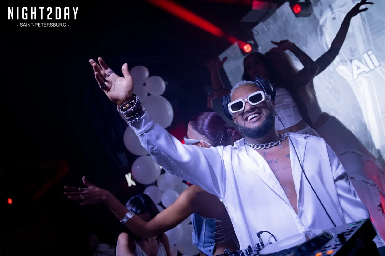 Интерьер/Экстерьер/Банкетная зона/Бар/Стол для двоих/Вход/Главный зал/Lounge зона клуб Project фото