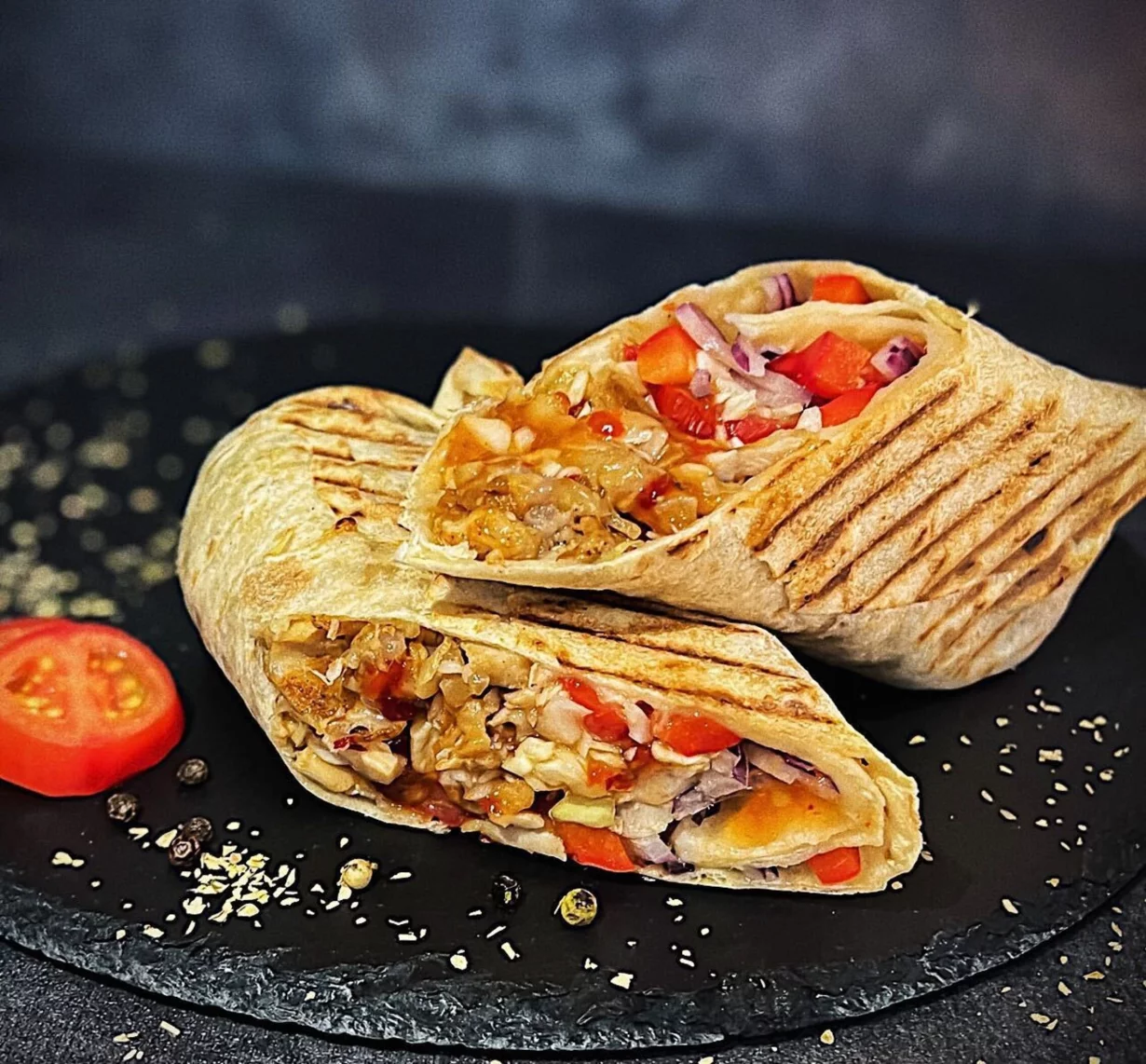 Интерьер/Экстерьер/Банкетная зона/Бар/Стол для двоих/Вход/Главный зал/Lounge зона фастфуд Brozzzec фото