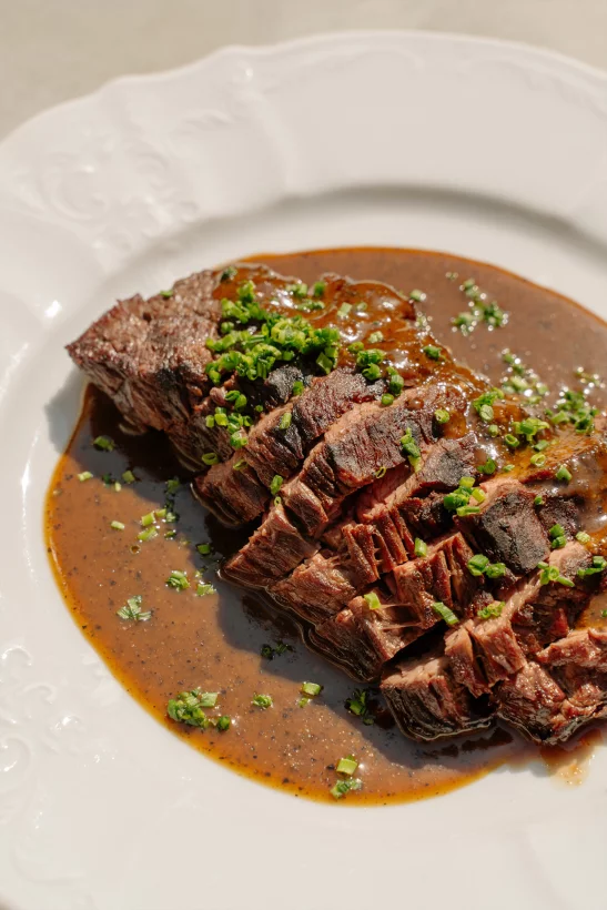 Интерьер/Экстерьер/Банкетная зона/Бар/Стол для двоих/Вход/Главный зал/Lounge зона ресторан Soma фото