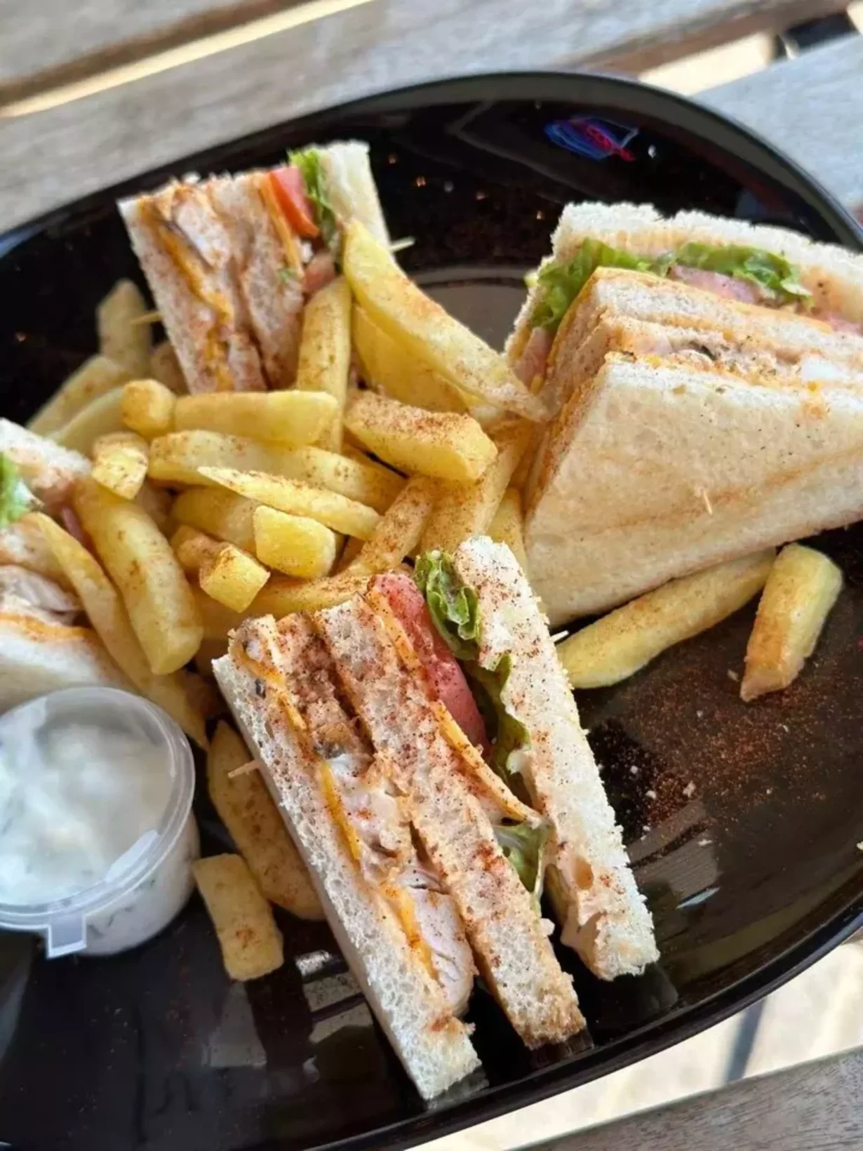 Интерьер/Экстерьер/Банкетная зона/Бар/Стол для двоих/Вход/Главный зал/Lounge зона фастфуд Gyros Original фото