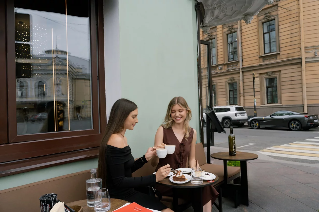 Интерьер/Экстерьер/Банкетная зона/Бар/Стол для двоих/Вход/Главный зал/Lounge зона ресторан Lorenzo Medici фото