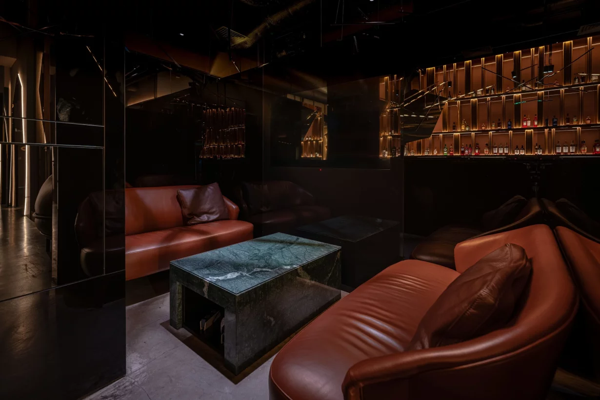 Интерьер/Экстерьер/Банкетная зона/Бар/Стол для двоих/Вход/Главный зал/Lounge зона лаунж Timeless Якиманка фото