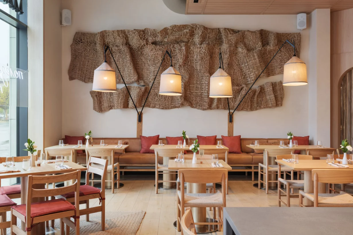 Интерьер/Экстерьер/Банкетная зона/Бар/Стол для двоих/Вход/Главный зал/Lounge зона ресторан «М2 Органик клуб» Слава фото