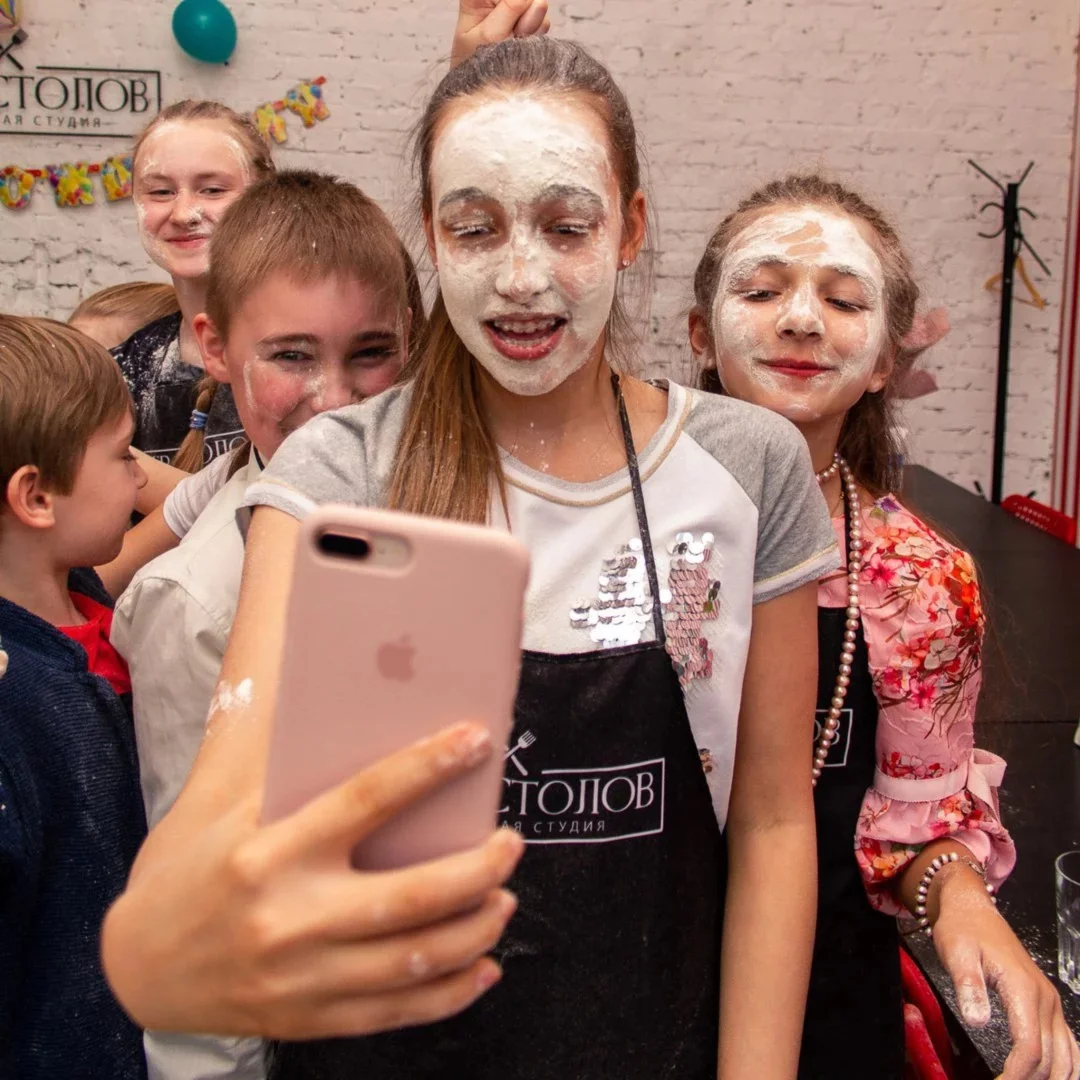 Интерьер/Экстерьер/Банкетная зона/Бар/Стол для двоих/Вход/Главный зал/Lounge зона кулинарная студия Игра столов фото