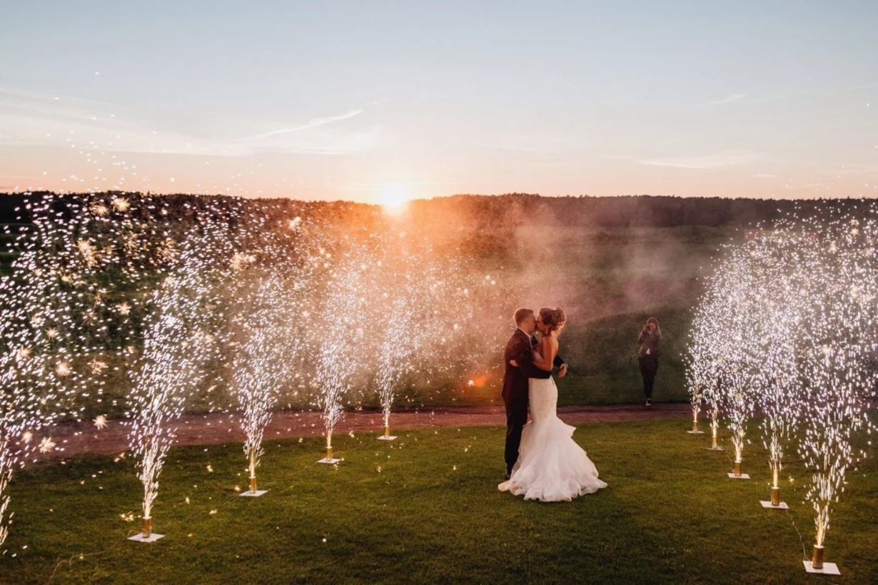 Интерьер/Экстерьер/Банкетная зона/Бар/Стол для двоих/Вход/Главный зал/Lounge зона ресторан Gorki Golf & Resort фото