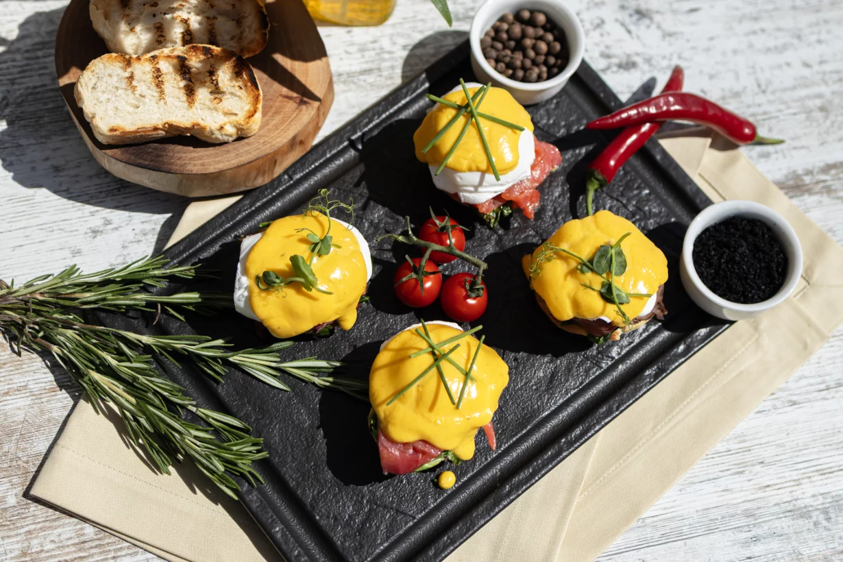 Интерьер/Экстерьер/Банкетная зона/Бар/Стол для двоих/Вход/Главный зал/Lounge зона ресторан Sadu фото