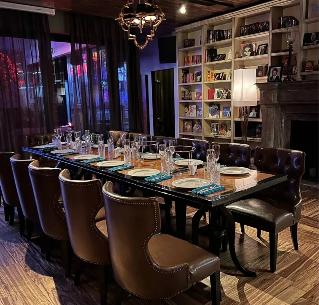 Интерьер/Экстерьер/Банкетная зона/Бар/Стол для двоих/Вход/Главный зал/Lounge зона ресторанный комплекс Soho Rooms фото