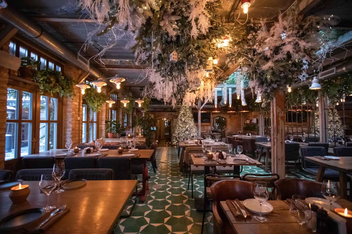 Интерьер/Экстерьер/Банкетная зона/Бар/Стол для двоих/Вход/Главный зал/Lounge зона ресторан DiDi фото