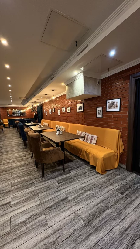 Интерьер/Экстерьер/Банкетная зона/Бар/Стол для двоих/Вход/Главный зал/Lounge зона ресторан Хинкальная на Арме фото