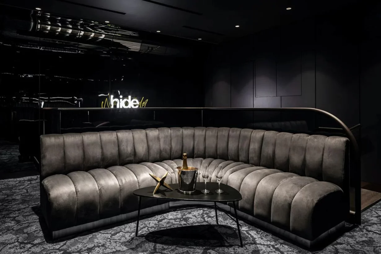 Интерьер/Экстерьер/Банкетная зона/Бар/Стол для двоих/Вход/Главный зал/Lounge зона ресторан Hide фото