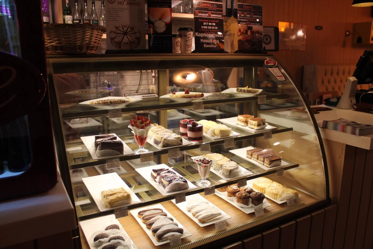 Интерьер/Экстерьер/Банкетная зона/Бар/Стол для двоих/Вход/Главный зал/Lounge зона кофейня Шоколадница фото