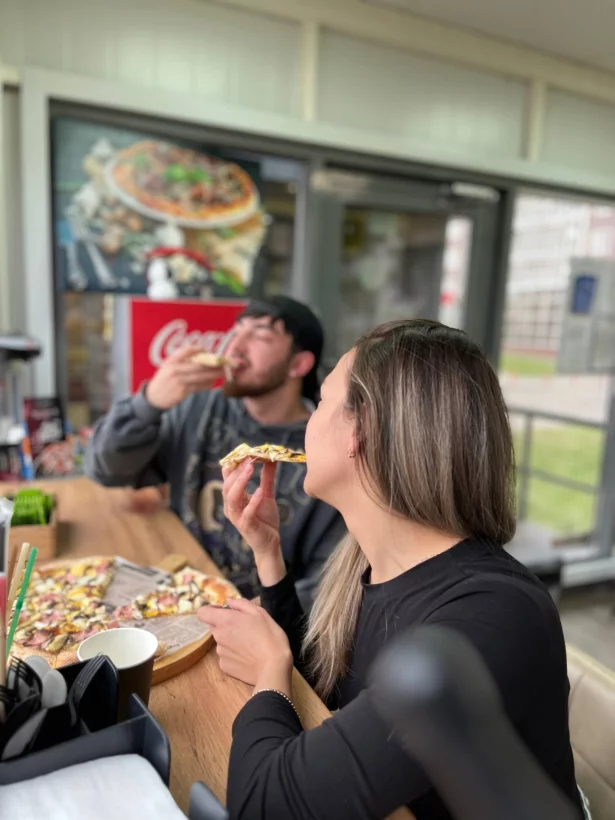 Интерьер/Экстерьер/Банкетная зона/Бар/Стол для двоих/Вход/Главный зал/Lounge зона пиццерия Мука&Вода фото