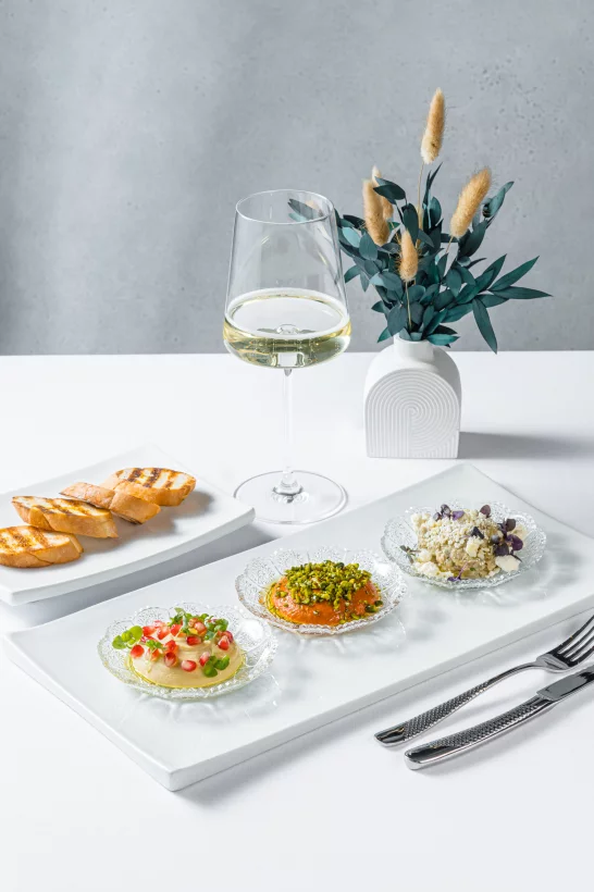 Интерьер/Экстерьер/Банкетная зона/Бар/Стол для двоих/Вход/Главный зал/Lounge зона ресторан Понтон фото