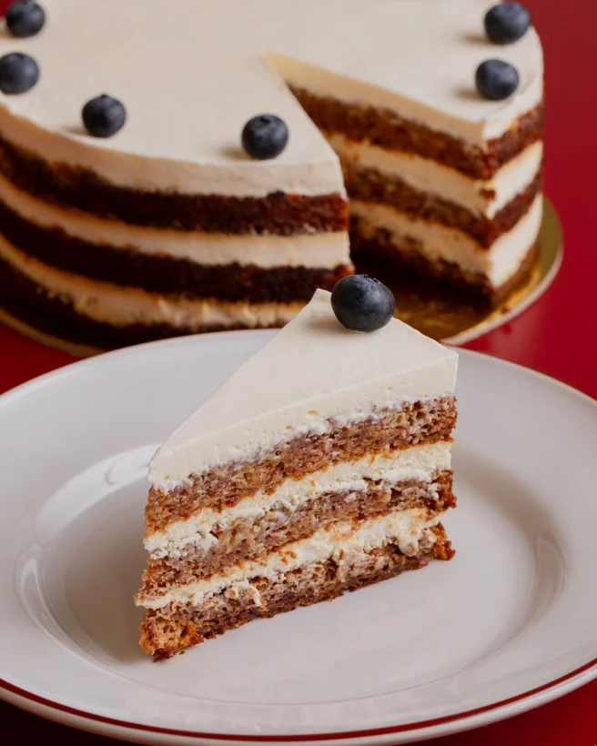 Интерьер/Экстерьер/Банкетная зона/Бар/Стол для двоих/Вход/Главный зал/Lounge зона кафе Cherchez Bistrot фото