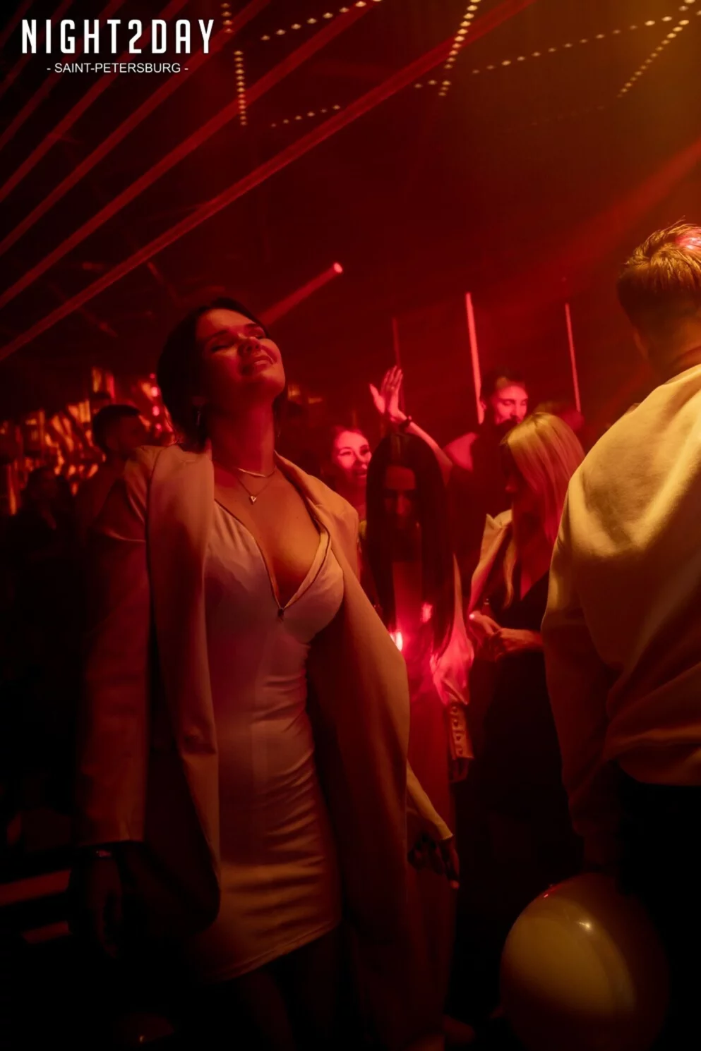 Интерьер/Экстерьер/Банкетная зона/Бар/Стол для двоих/Вход/Главный зал/Lounge зона клуб Project фото