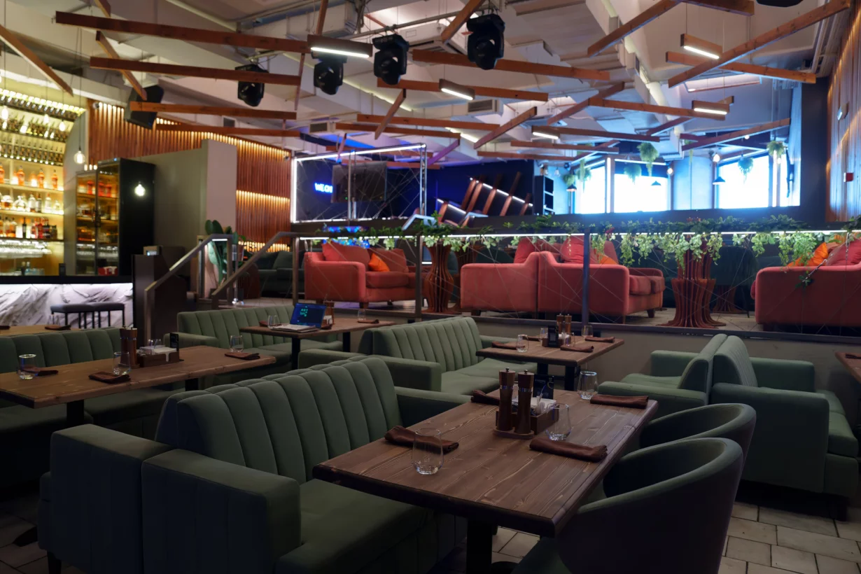 Интерьер/Экстерьер/Банкетная зона/Бар/Стол для двоих/Вход/Главный зал/Lounge зона ресторан Cherish фото