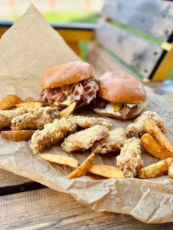 Интерьер/Экстерьер/Банкетная зона/Бар/Стол для двоих/Вход/Главный зал/Lounge зона фастфуд Кур Крыло фото