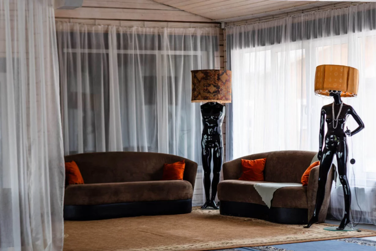 Интерьер/Экстерьер/Банкетная зона/Бар/Стол для двоих/Вход/Главный зал/Lounge зона ресторан Николо-поле фото