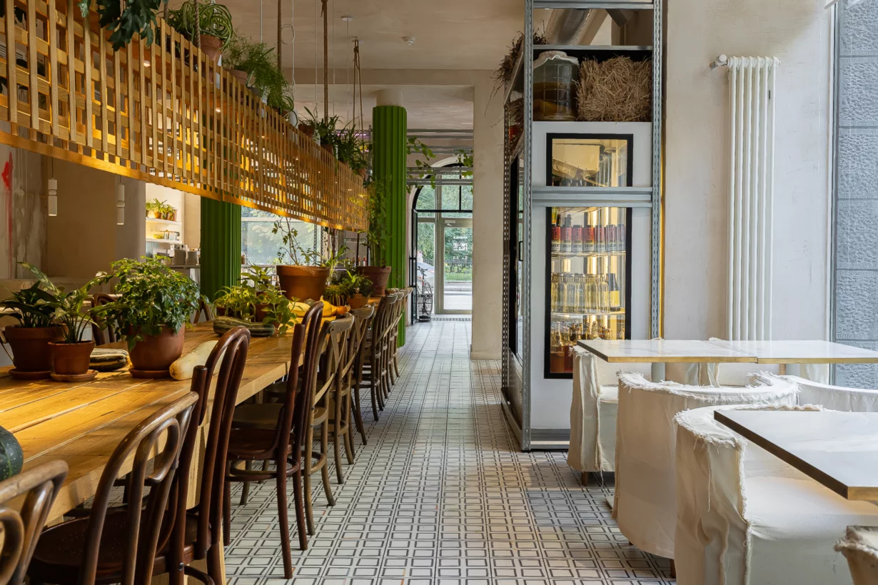 Интерьер/Экстерьер/Банкетная зона/Бар/Стол для двоих/Вход/Главный зал/Lounge зона ресторан Animals фото