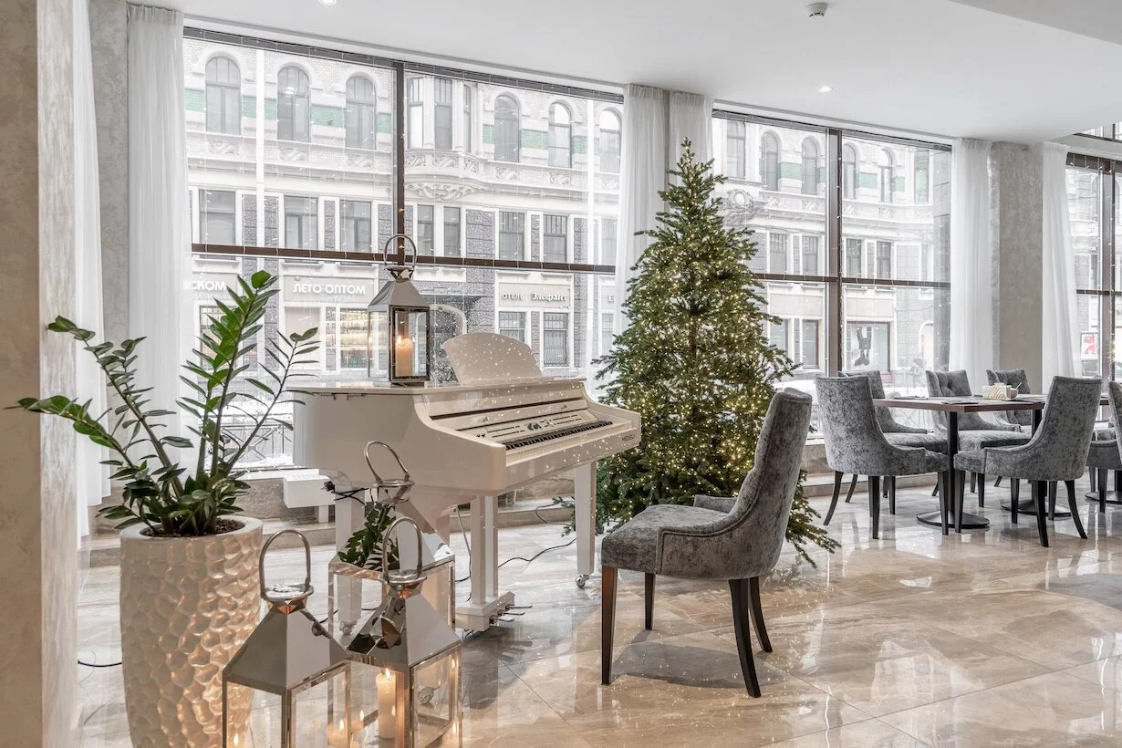 12 ресторанов, где отметить Новый год 2026 в Петербурге 51 Ресторан Kostas в Санкт-Петербурге — танцевальный марафон через три десятилетия