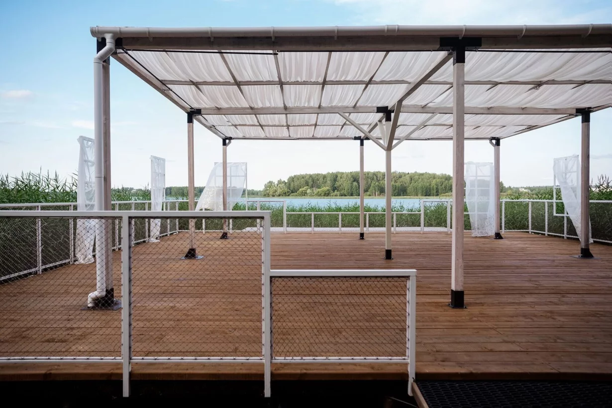 Интерьер/Экстерьер/Банкетная зона/Бар/Стол для двоих/Вход/Главный зал/Lounge зона ресторан Берег желаний фото