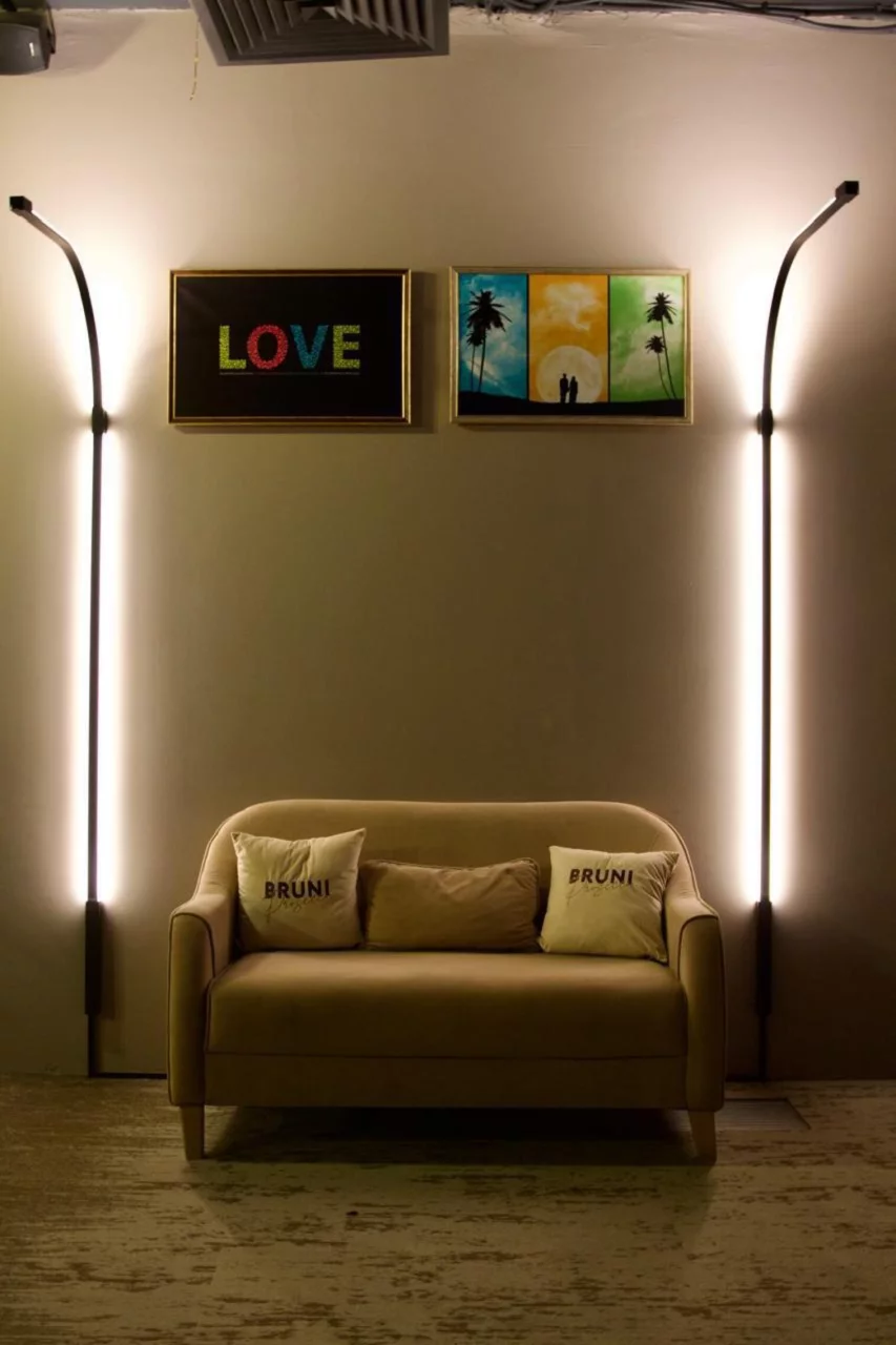 Интерьер/Экстерьер/Банкетная зона/Бар/Стол для двоих/Вход/Главный зал/Lounge зона ресторан The Villa фото