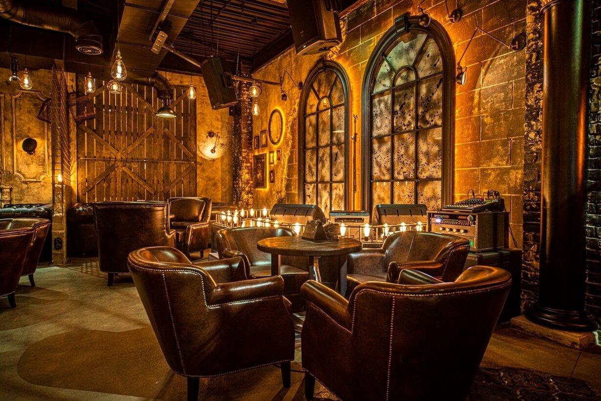 Tangiers Lounge Komenda