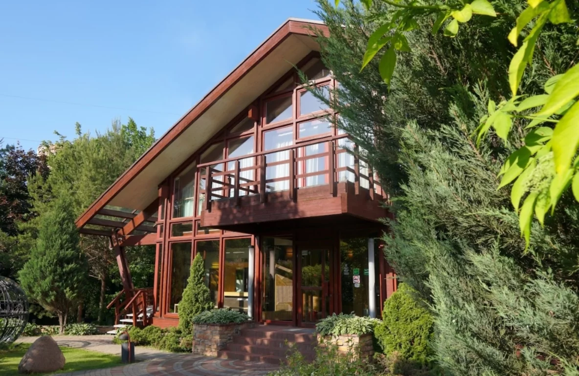 Chalet River Club