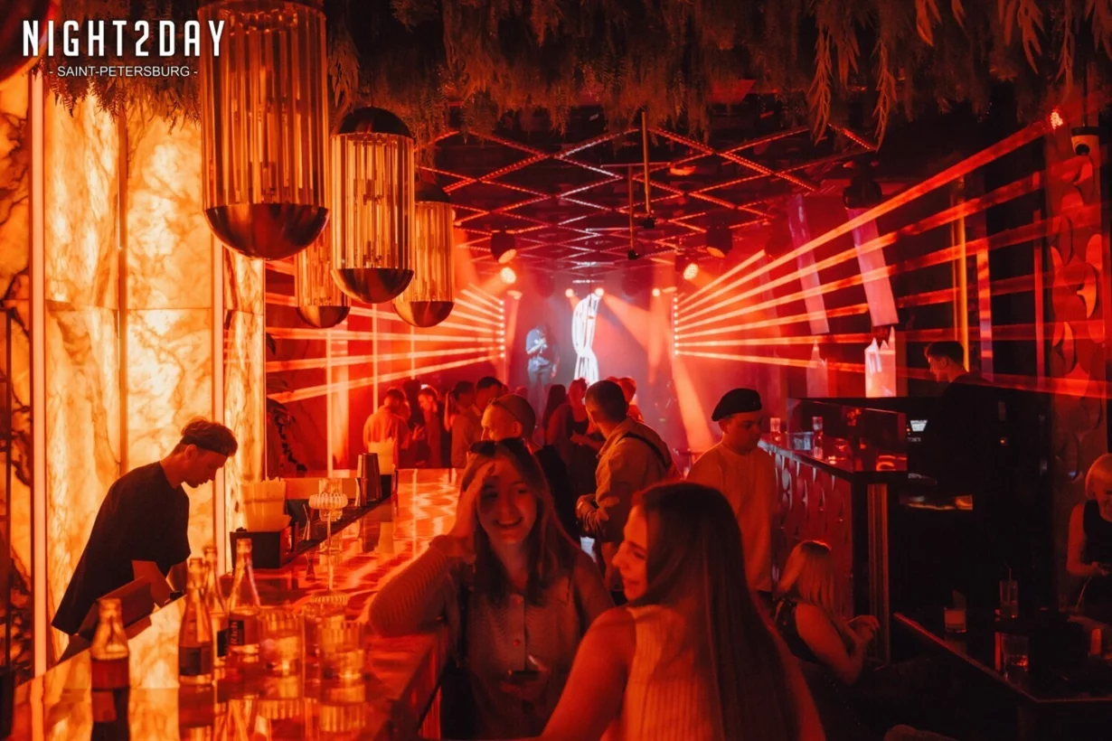 Интерьер/Экстерьер/Банкетная зона/Бар/Стол для двоих/Вход/Главный зал/Lounge зона клуб Project фото