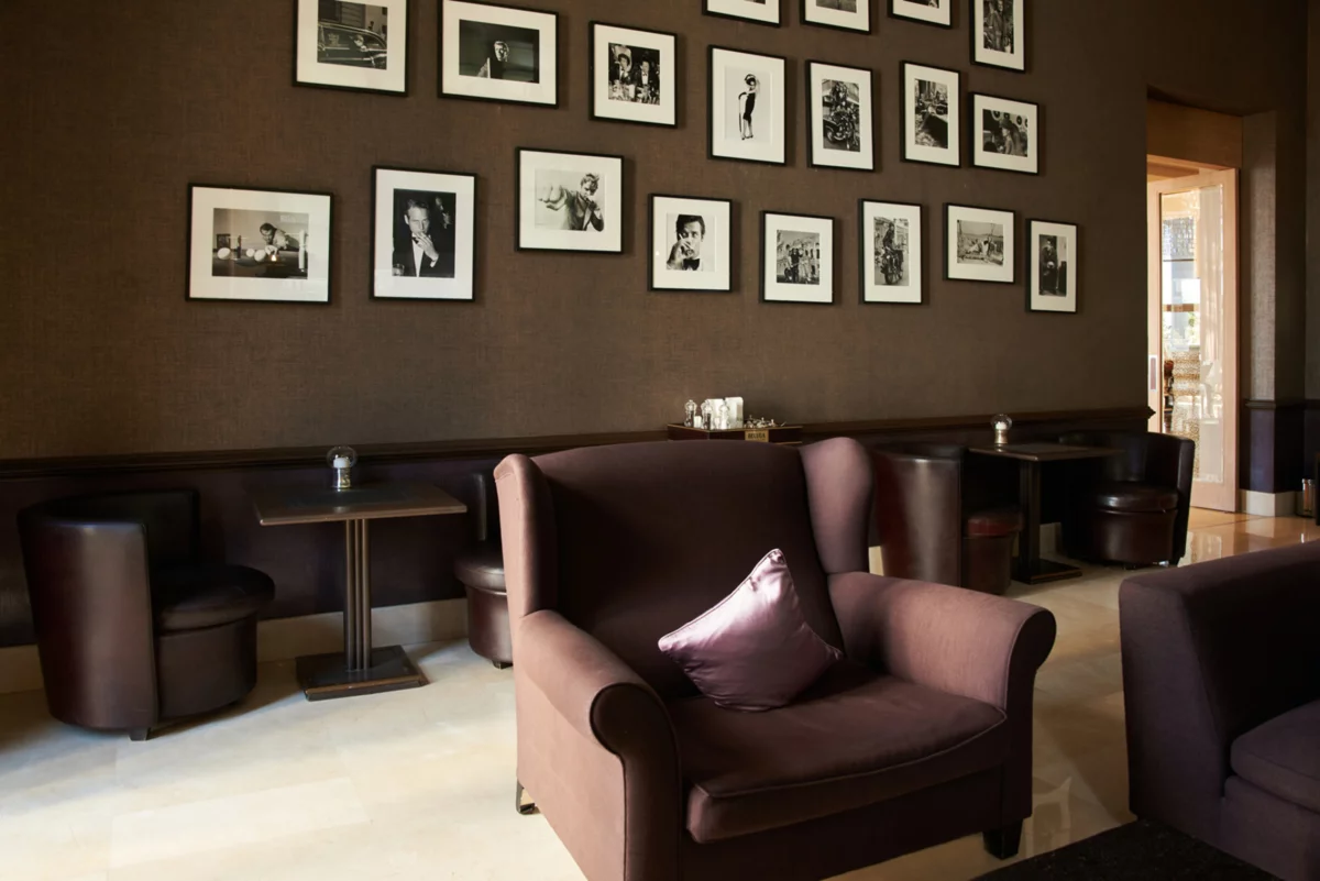 Интерьер/Экстерьер/Банкетная зона/Бар/Стол для двоих/Вход/Главный зал/Lounge зона бар ChoCoTe фото