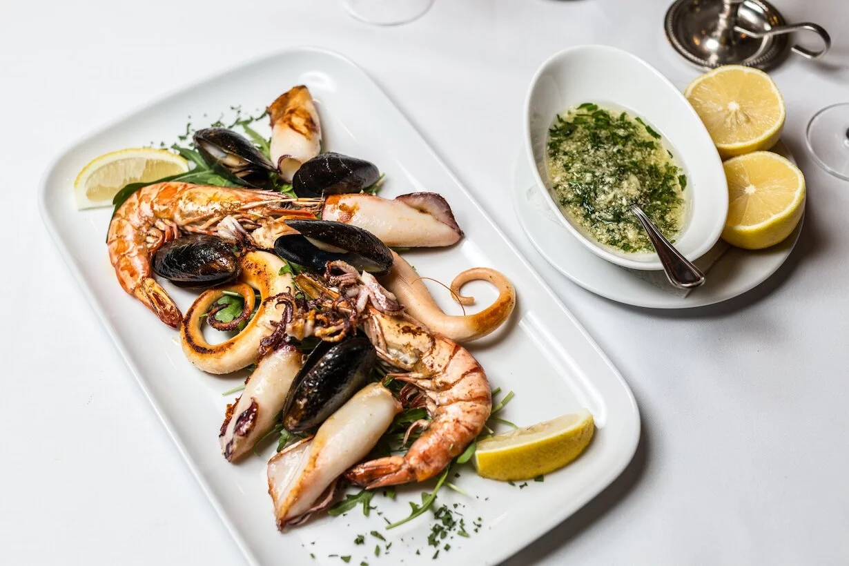 Интерьер/Экстерьер/Банкетная зона/Бар/Стол для двоих/Вход/Главный зал/Lounge зона ресторан Субботица Фили фото