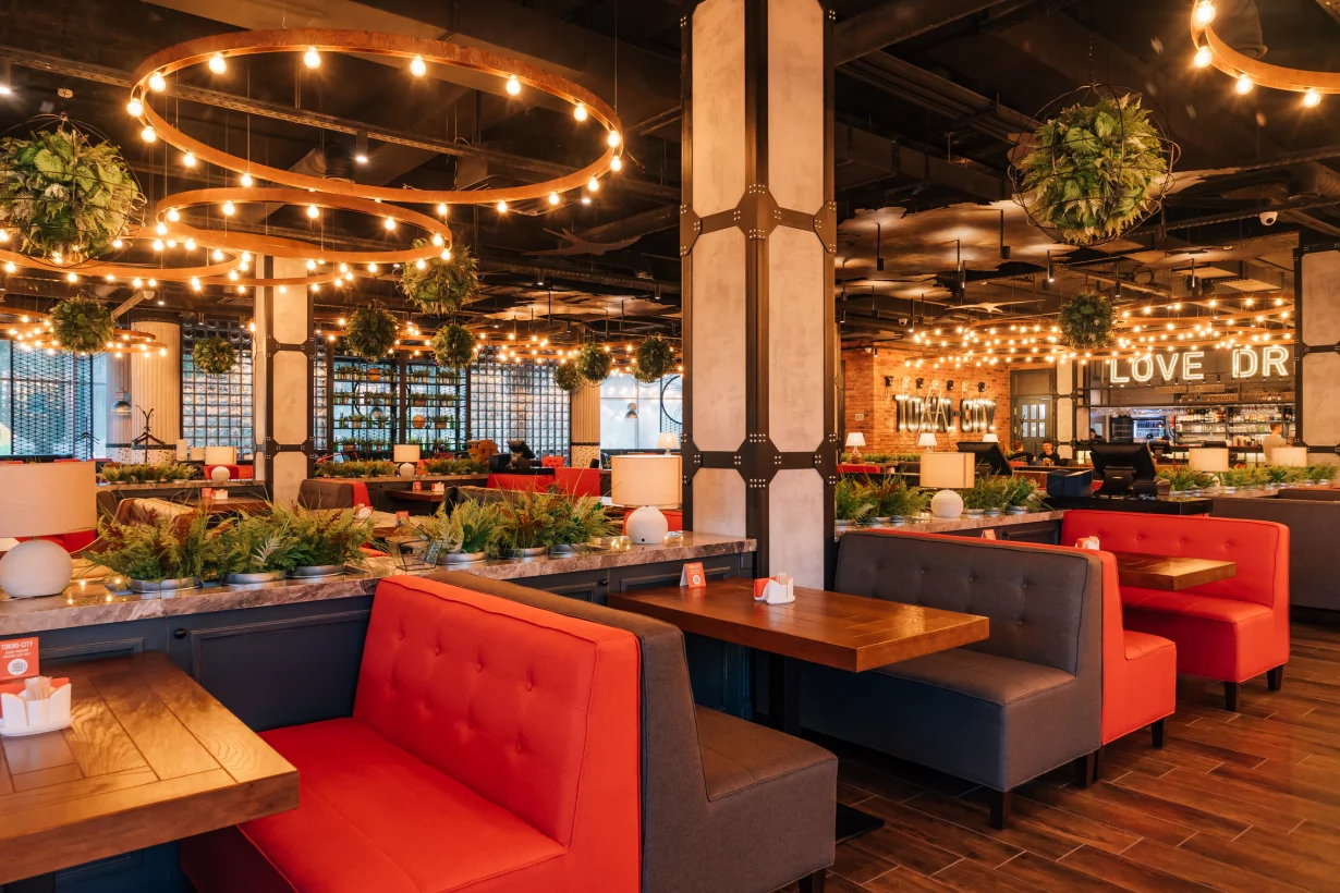 Интерьер/Экстерьер/Банкетная зона/Бар/Стол для двоих/Вход/Главный зал/Lounge зона ресторан Токио-City фото