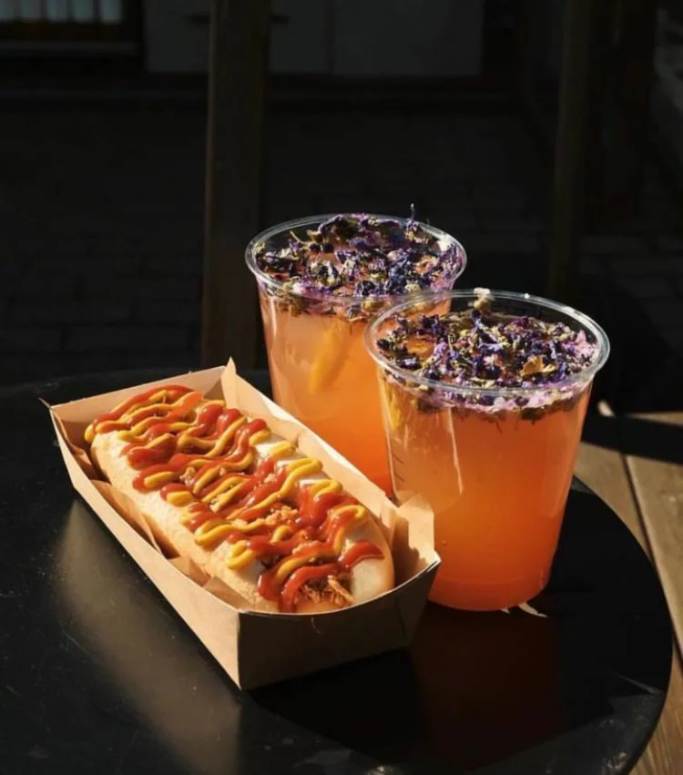 Интерьер/Экстерьер/Банкетная зона/Бар/Стол для двоих/Вход/Главный зал/Lounge зона кофейня Surf Coffee X Lights фото