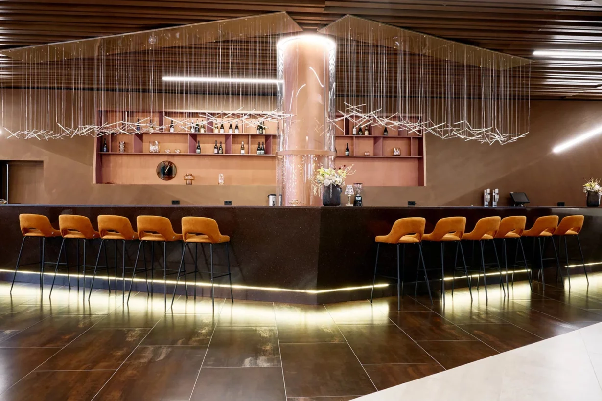 Лобби-бар Il Lago Repino