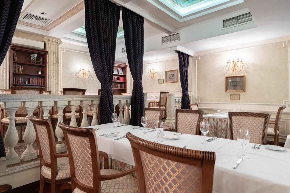 Основной зал Ф. М. Достоевский